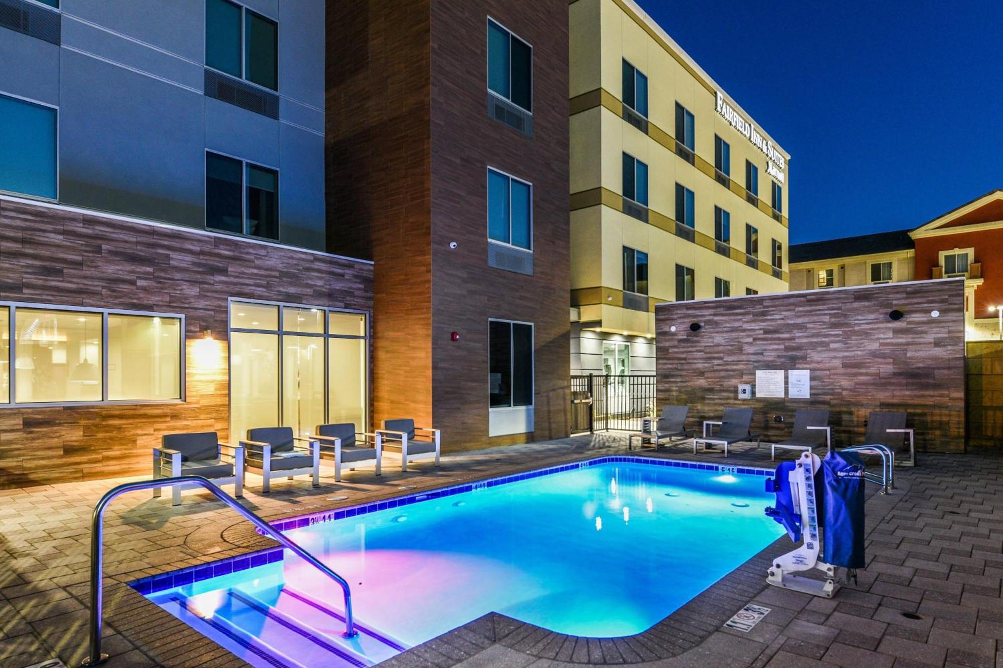 Fairfield Inn & Suites Ontario Rancho Cucamonga Exterior foto